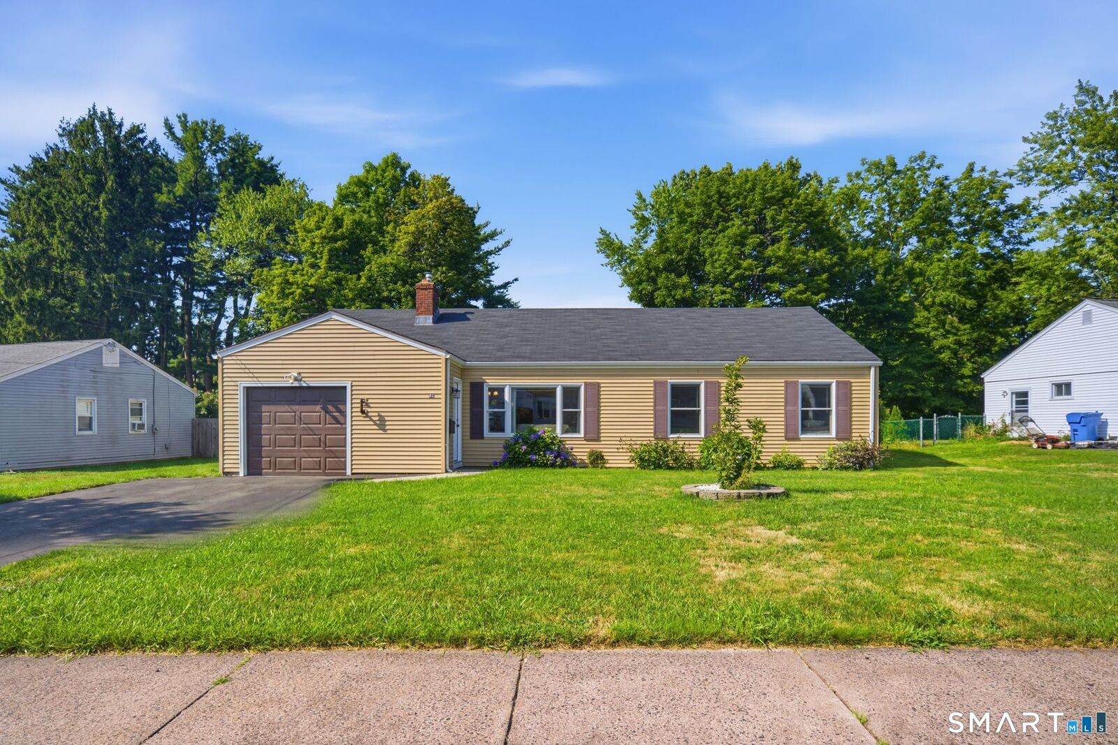 Property Photo:  82 Weaver Road  CT 06042 