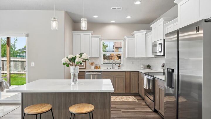 Property Photo: 1601 E Marilyn Cir WA 99006