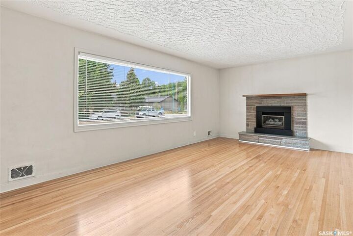 Property Photo:  2409 York Avenue  SK S7J 1J4 