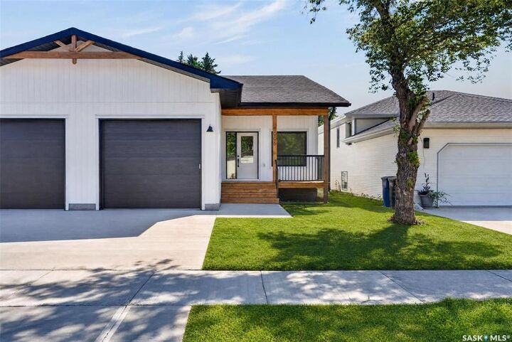 Property Photo:  1006 10th Street  SK S0K 2A0 