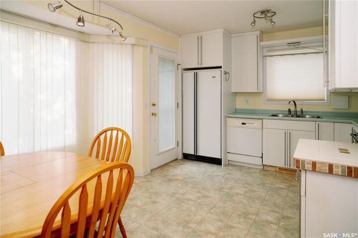 Property Photo: 939 Haslam Crescent SK S7S 1C8