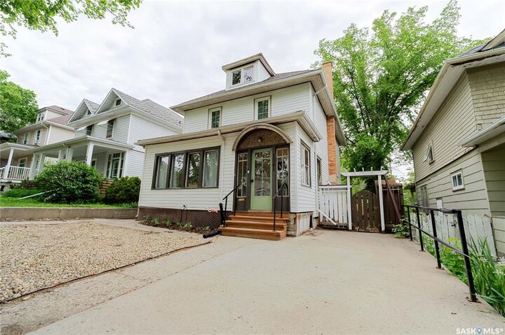 Property Photo: 1041 2nd Avenue NW SK S6H 3R3