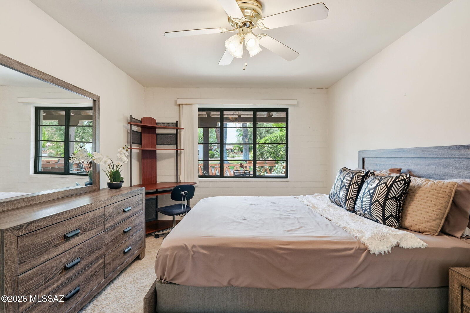 Property Photo:  135 S Paseo Quinta B  AZ 85614 