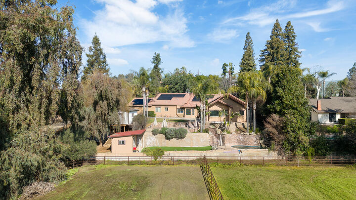 Property Photo:  915 S Strathmore Avenue I  CA 93247 