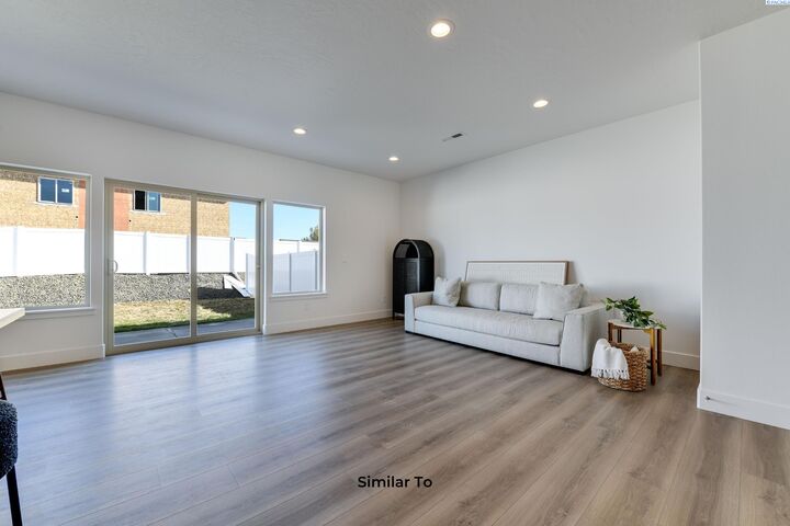 Property Photo: 7539 Grapevine Ct WA 99353