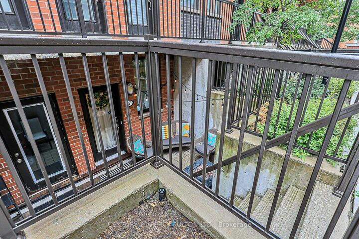Photo de la propriété:  68 Winston Park Boulevard 7  ON M3K 1C3 