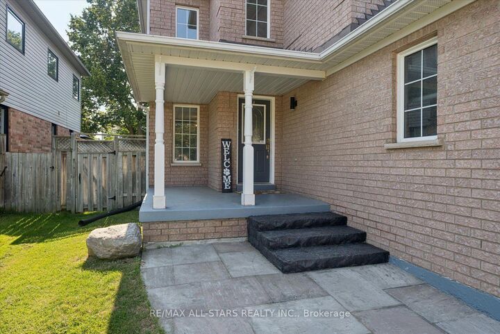 Property Photo:  36 Burnaby Drive  ON L4P 3Z1 