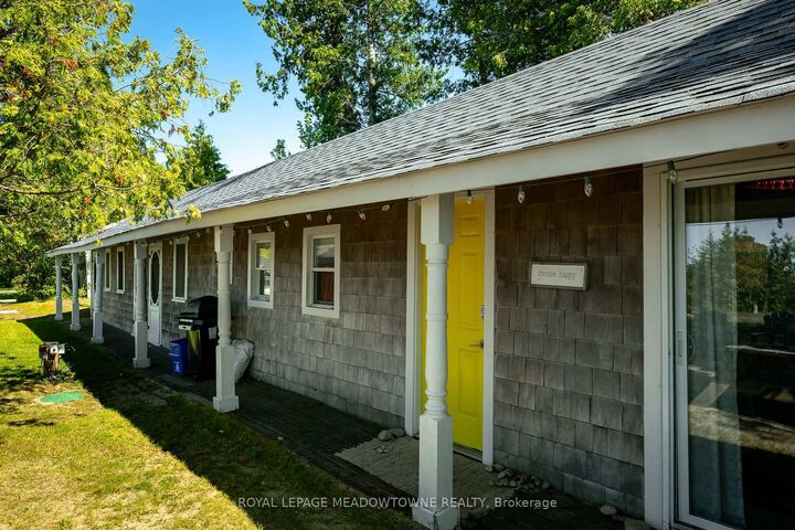 105 5th Avenue S — photo 1