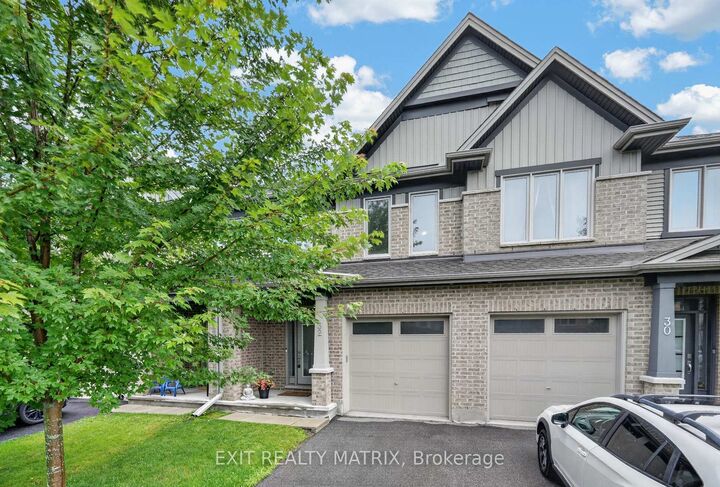 Property Photo:  32 Duncanville Street  ON K4R 0E8 
