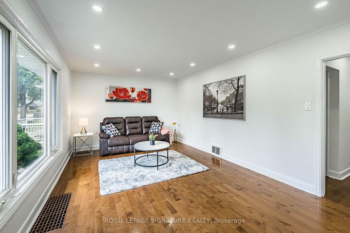 Property Photo: 7 Putney Road ON M8W 2K6