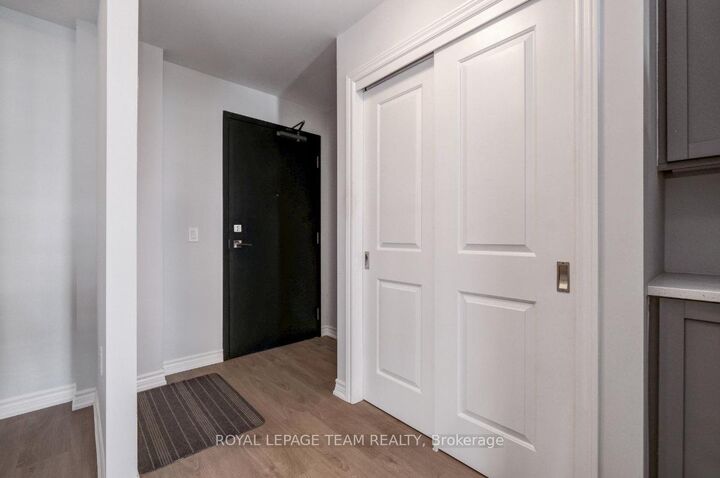 Property Photo: 1350 Hemlock Road 210 ON K1K 5C2