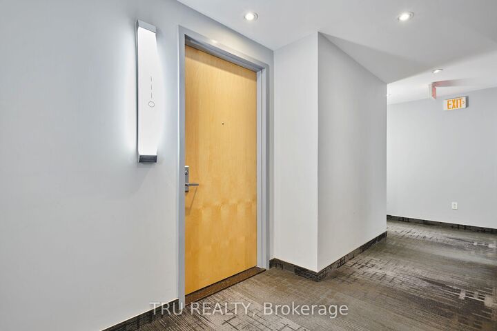 Property Photo: 179 Metcalfe Street 1110 ON K2P 0W2
