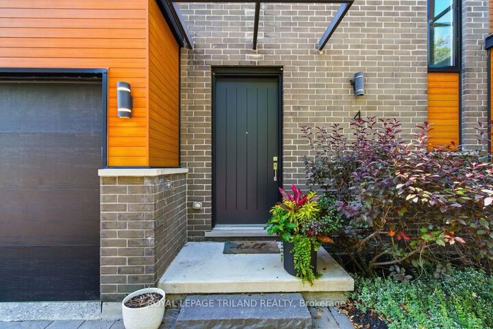 Property Photo:  433 Hyde Park Road 4  ON N6H 0H5 
