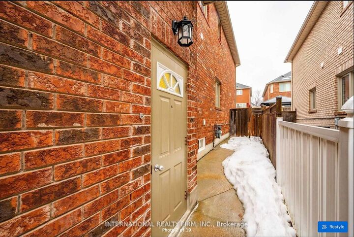 Property Photo:  192 Canyon Hill Avenue Bsmt  ON L4C 0R3 