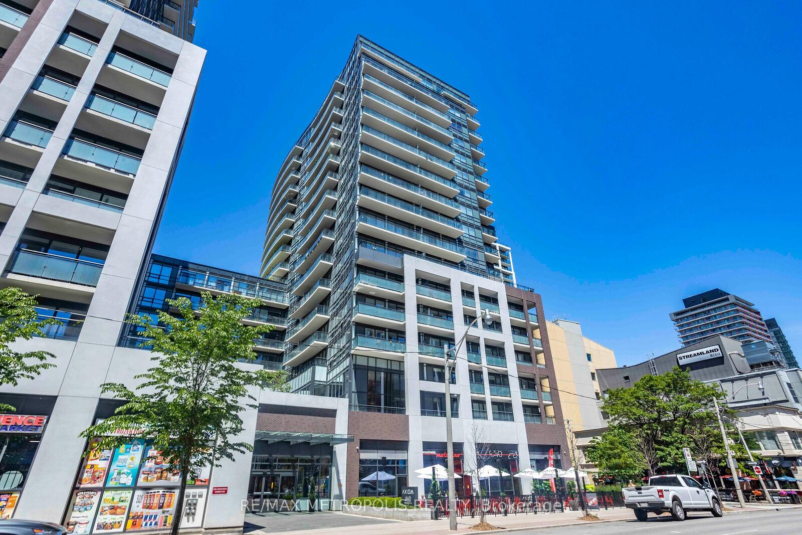 Property Photo:  460 Adelaide Street E 520  ON M5A 0E7 