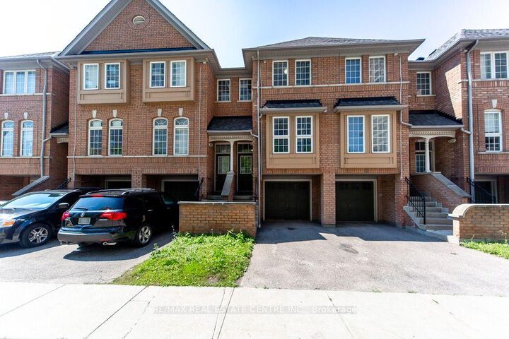 Property Photo: 50 Strathaven Drive 7 ON L5R 4E7