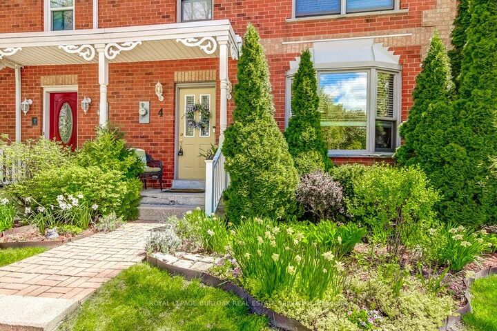 Property Photo: 4 Edgewater Drive ON L8E 4Z3