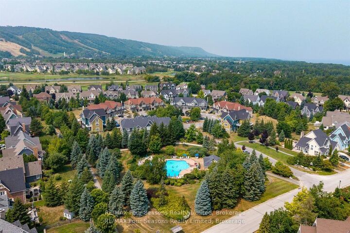 Property Photo: 184 Snowbridge Way 114 ON L9Y 0V1