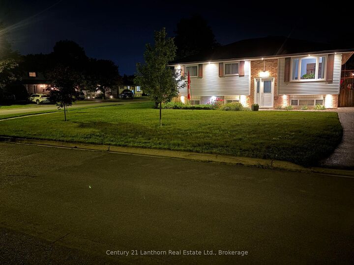Property Photo:  2 Dixie Place  ON K8P 5A9 