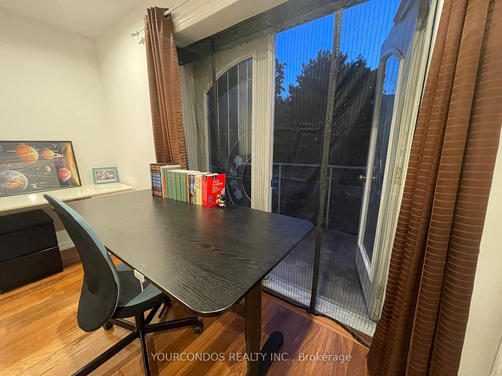 Property Photo:  193 Brunswick Avenue Upper A &Amp B  ON M5S 2M4 
