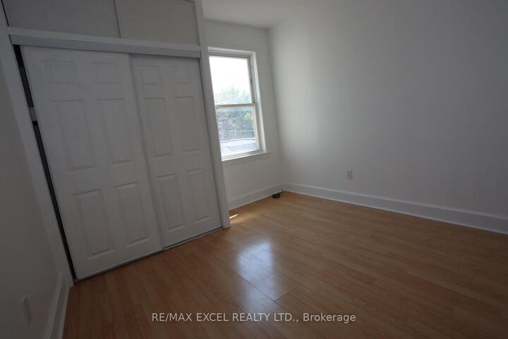 Property Photo: 15 Oxford Street ON M5T 1N8