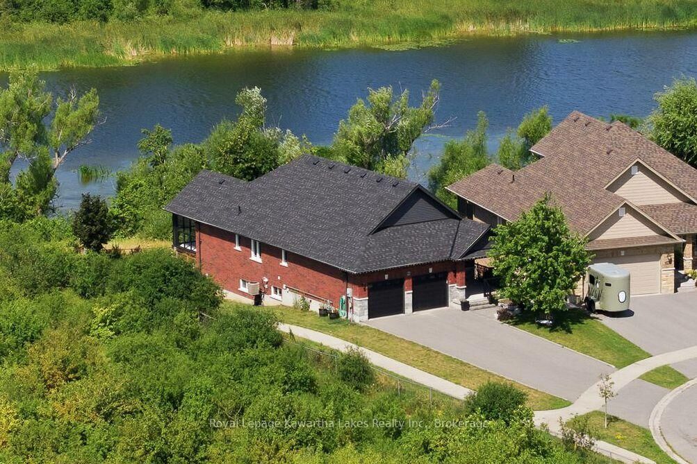 Property Photo:  25 Barron Boulevard  ON K9V 0C4 