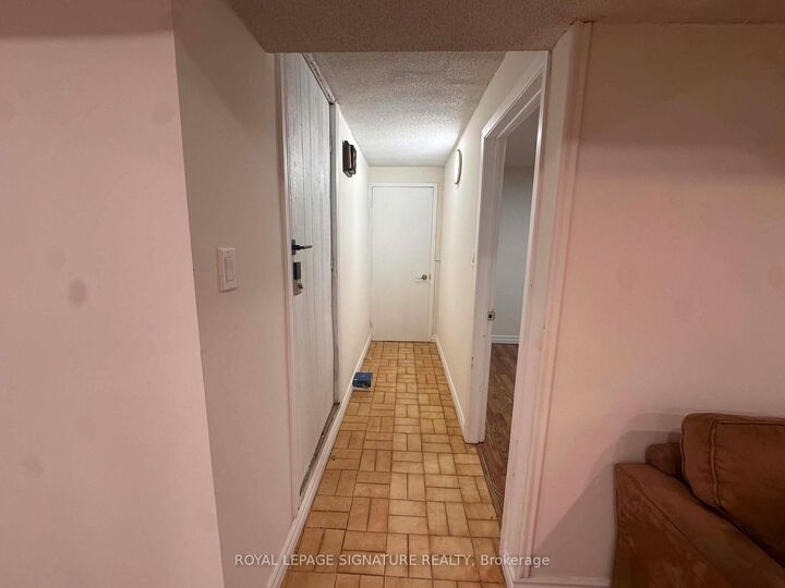 Property Photo: 4170 Sunset Valley Court Walkout Bsmt ON L4W 3L5