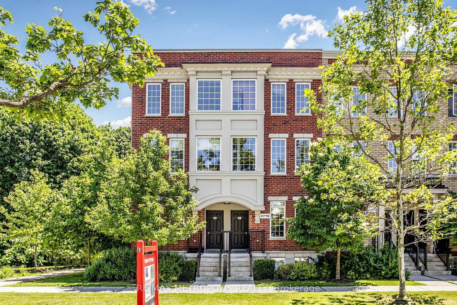 Property Photo:  4715 Kingston Road 2  ON M1E 2R1 