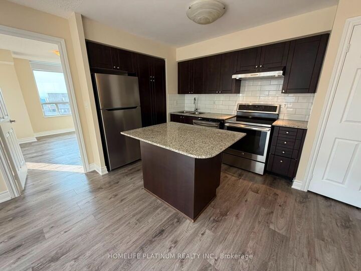 Photo de la propriété:  310 Burnhamthrope Road 2406  ON L5B 4P9 