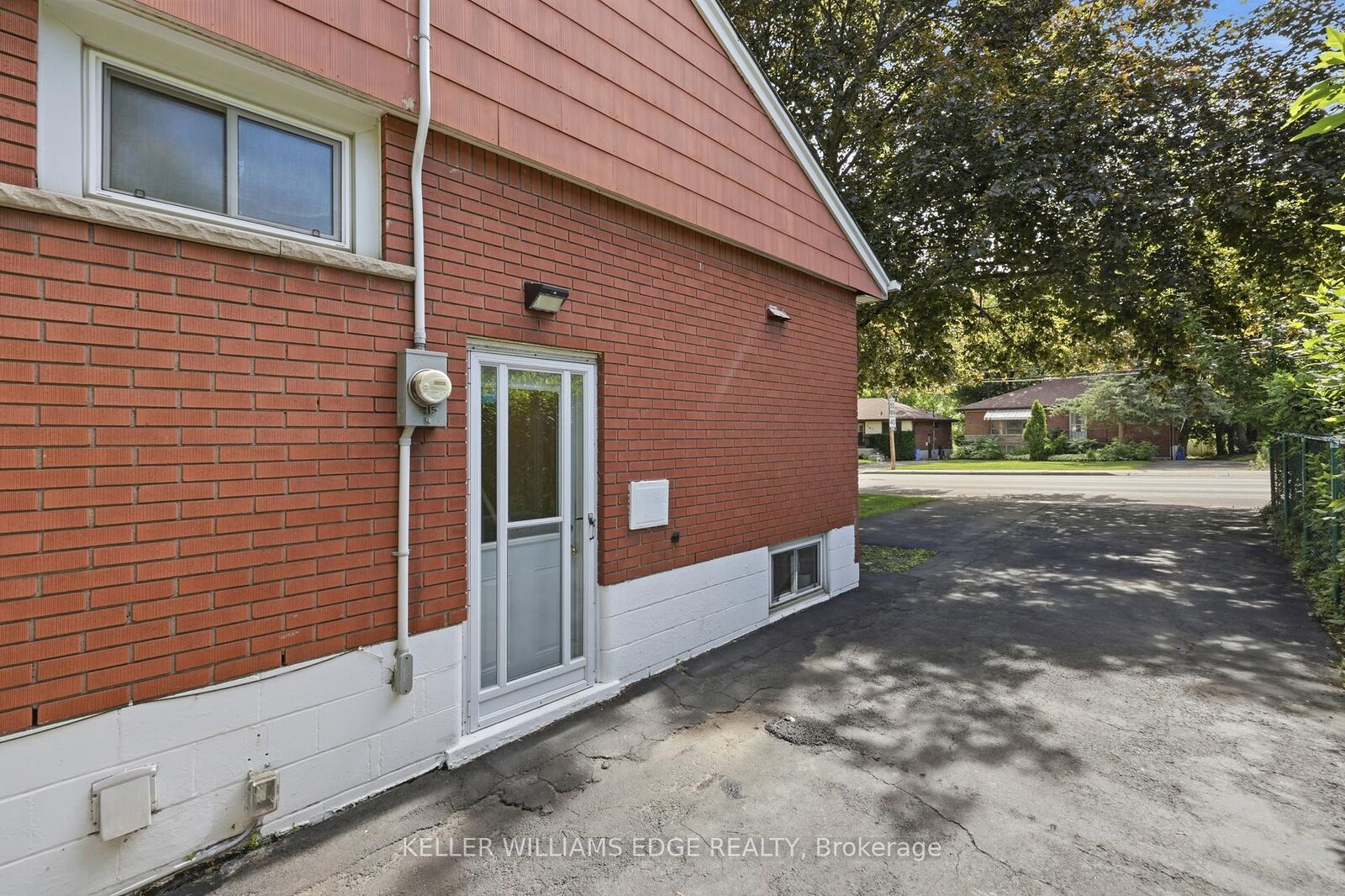Property Photo:  312 Upper Paradise Road  ON L9C 5C4 