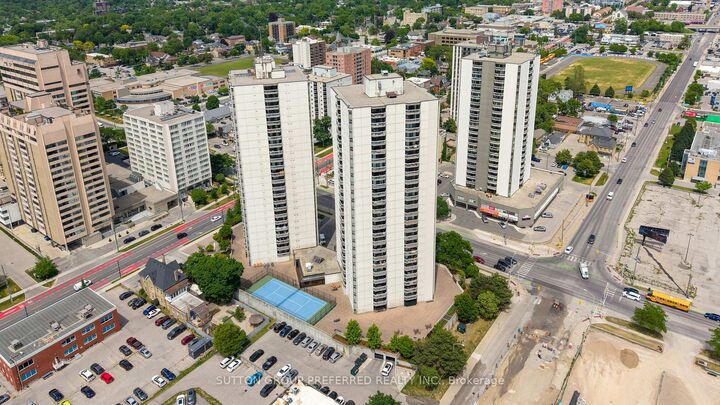 Photo de la propriété: 363 Colborne Street 1604 ON N6B 3N3