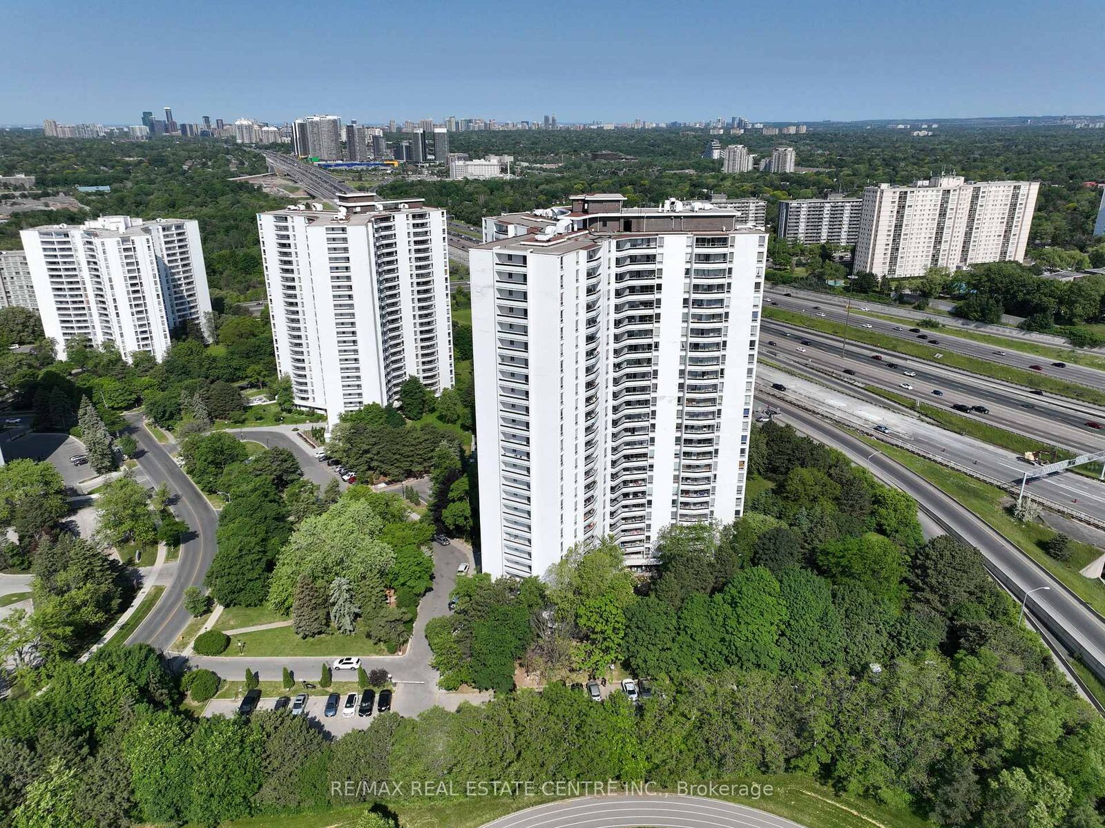 Property Photo:  150 Graydon Hall Drive 1605  ON M3A 3B3 