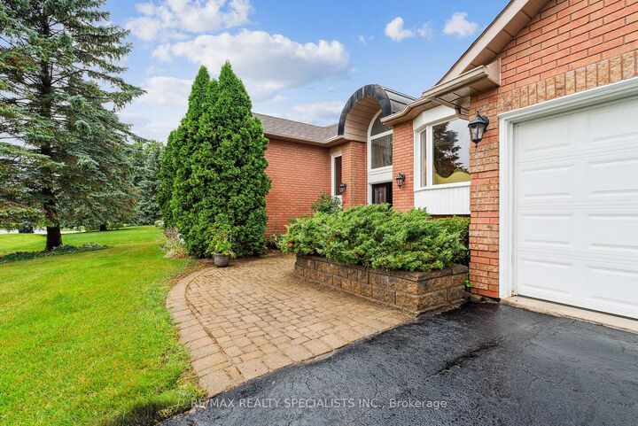 Property Photo: 22 Lamont Creek Drive ON L9Z 1J9