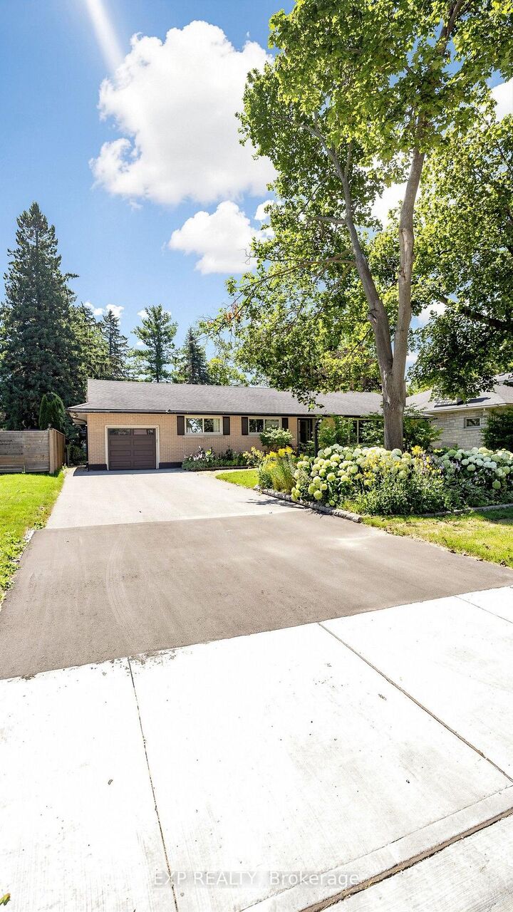 Property Photo:  43 Amelia Street S  ON L4M 1M5 