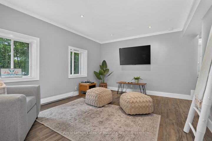 1008 Seven Dwarfs Crescent — photo 1