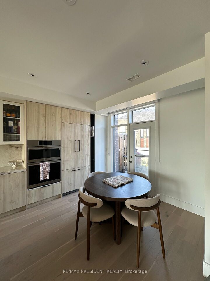 Property Photo: 63 Holyrood Crescent ON L4H 5G2