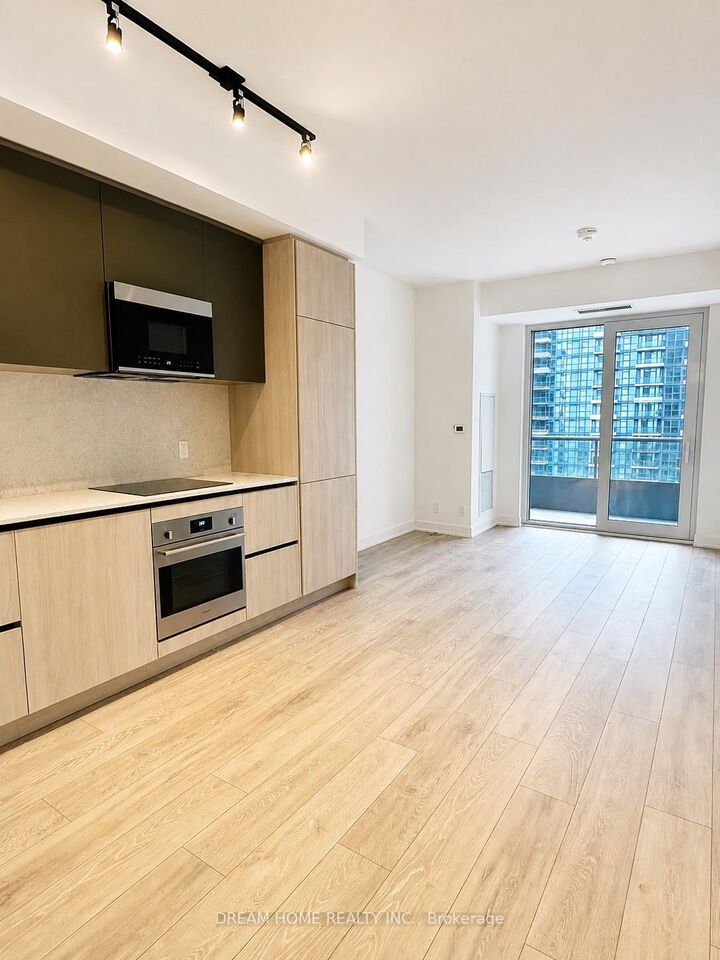 Property Photo: 108 Peter Street 3505 ON M5V 0W2