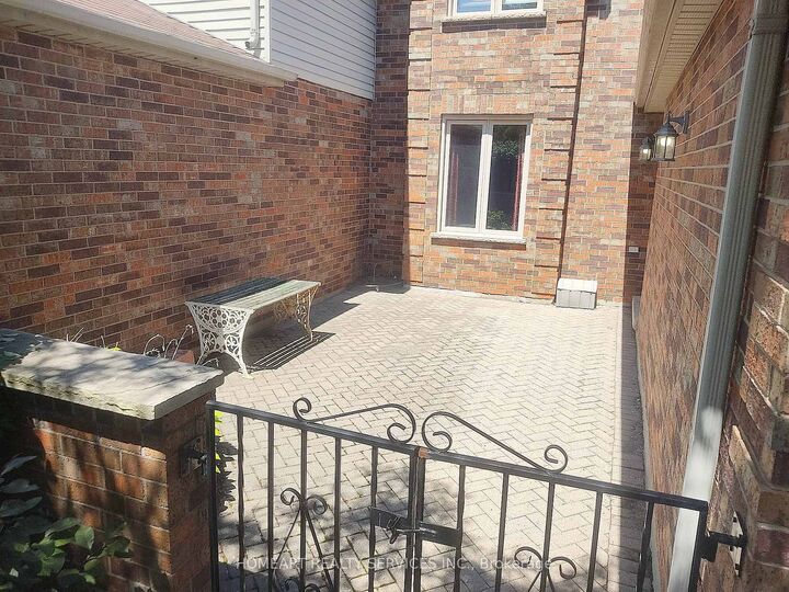 Property Photo: 70 Sunnyside Drive 56 ON N5X 3W5