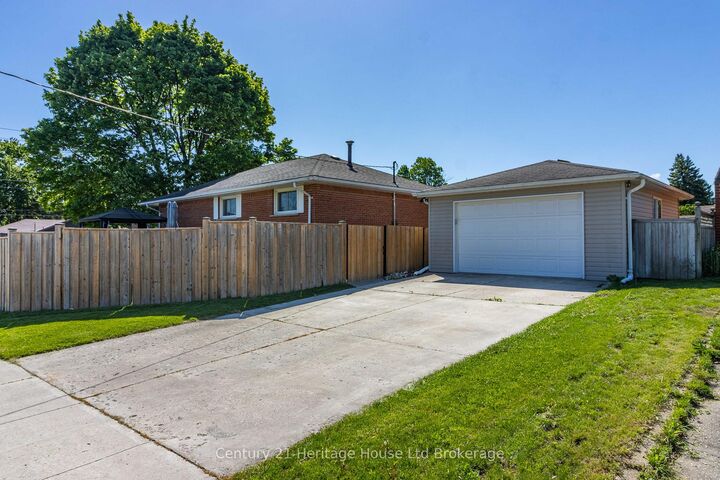 Property Photo:  153 Springbank Avenue N  ON N4S 7P9 