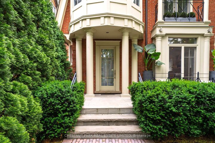 Photo de la propriété: 83 Binscarth Road ON M4W 1Y3