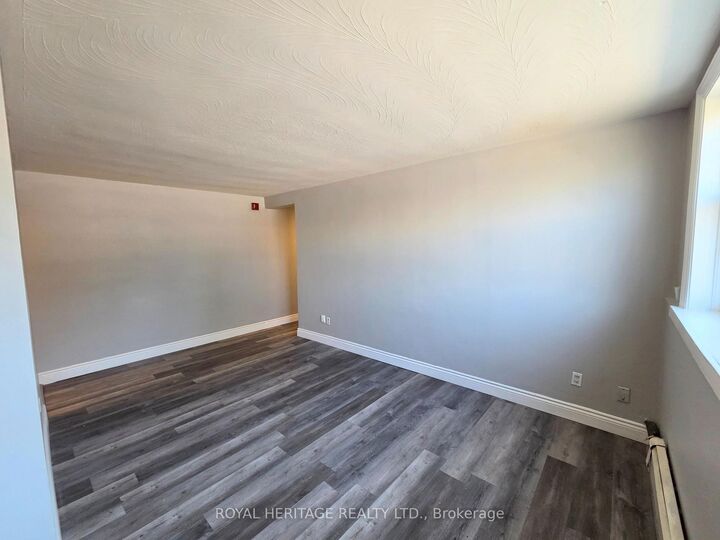 Property Photo:  300 Montrave Avenue 4  ON L1J 4S2 