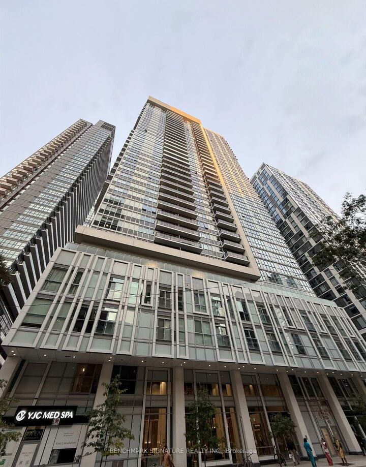 Property Photo:  77 Mutual Street 3006  ON M5B 0B9 