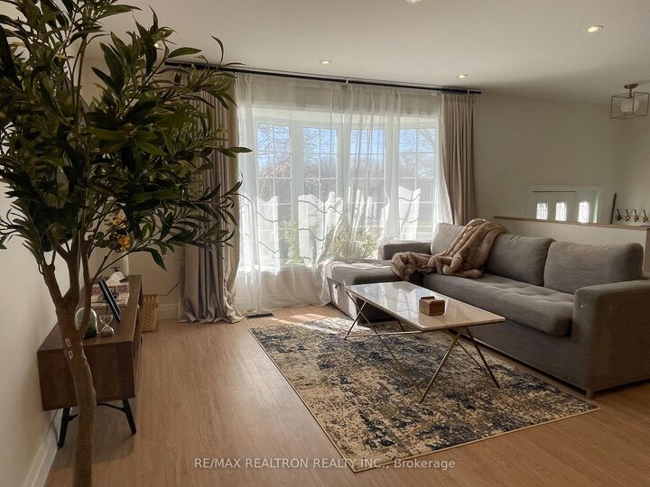 Property Photo: 37 Brantwood Drive ON M1H 2G5