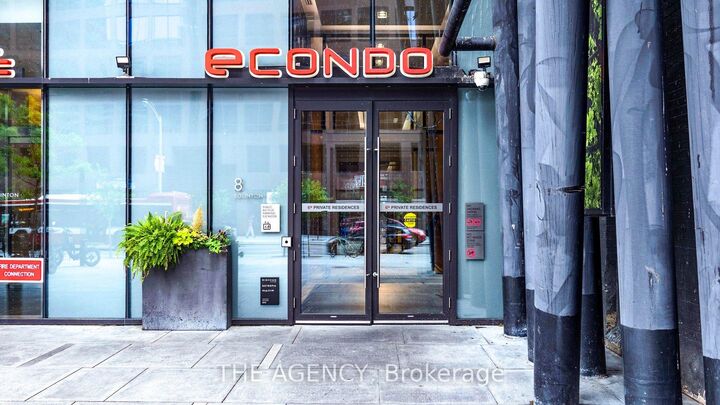 Property Photo:  8 Eglinton Avenue E 3001  ON M4P 0C1 