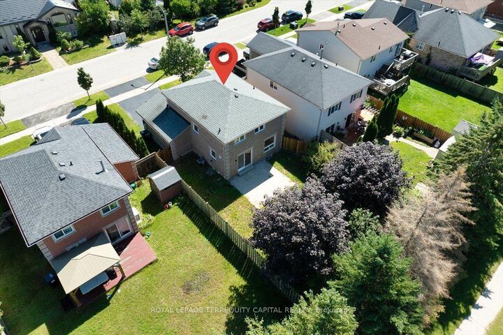 Property Photo: 4 Cassandra Drive ON L4M 6W2