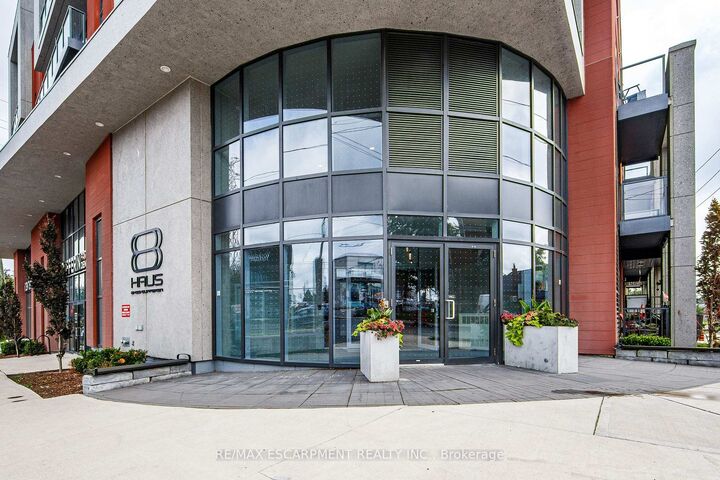 Property Photo: 2433 Dufferin Street 112 ON M6E 0B4