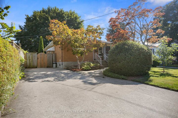 Property Photo: 21 Spruce Street ON N5R 1N4