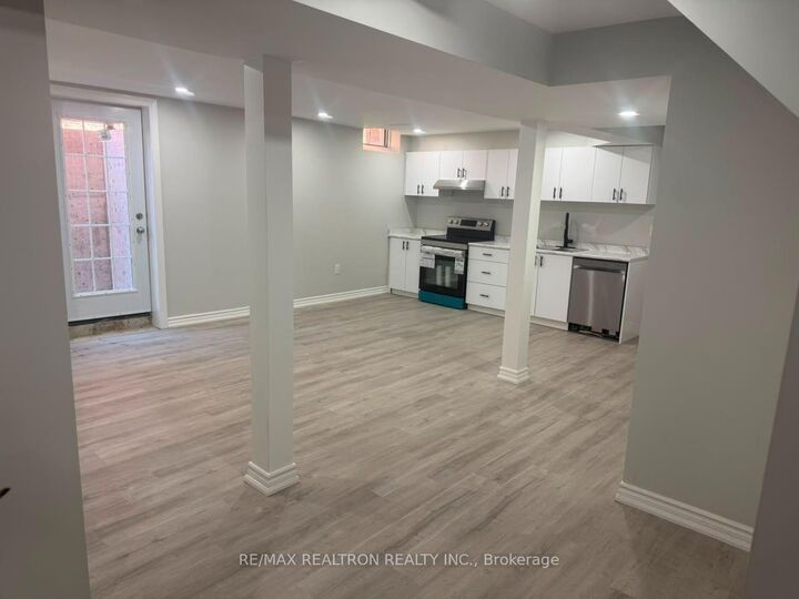 Property Photo:  95 Tulip Street  ON L4P 1C6 