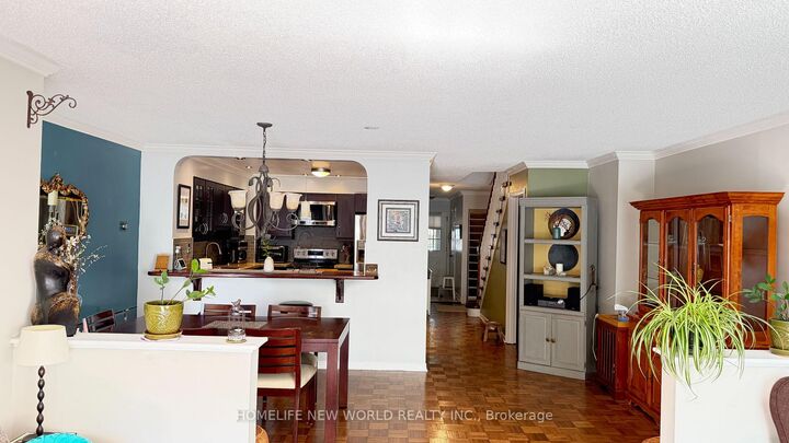 Property Photo: 5 Doral Gate ON L3T 7K6