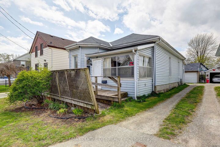 Property Photo:  88 Flora Street  ON N5P 2X6 